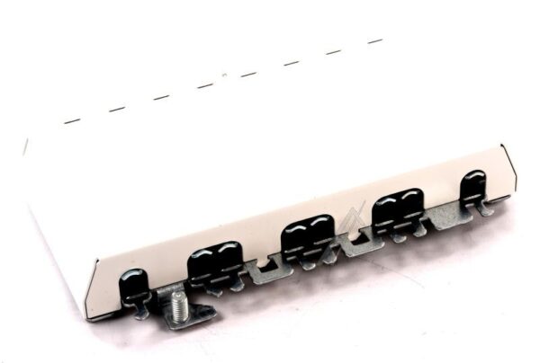 23611108 PATCHPANEL CAT.6A 8-FACH TISCH-/ WANDMONTAGE